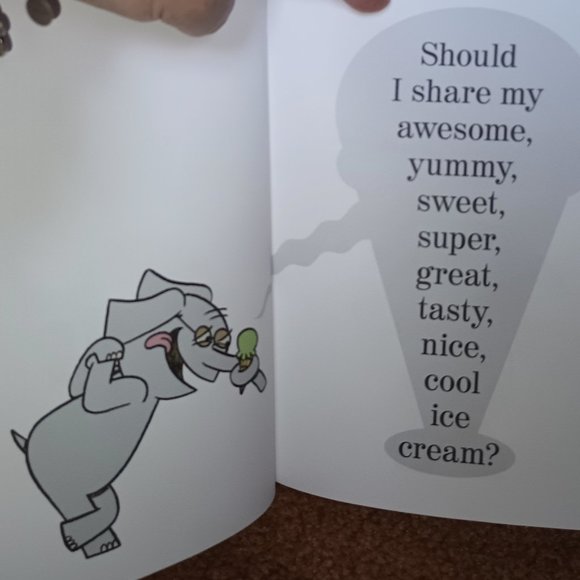 Should I Share My Ice Cream? An Elephant & Piggie Book Hardcover by: Mo Willems - Picture 4 of 6